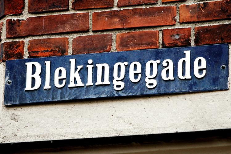 kommission. PET's sikring af kommissionens lokaler i 2010 trak ud. Og derfor bliver Blekingegade-beretningen forsinket, skriver landsdommer til justitsminsteren. 