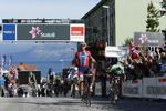 magtdemonstration. Thor Hushovd (midt) vinder sidste etape af Arctic Race of Norway. 