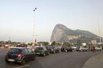 KONFLIKT. Biler holder i kø under den spanske aktion ved grænsen ind til Gibraltar. 