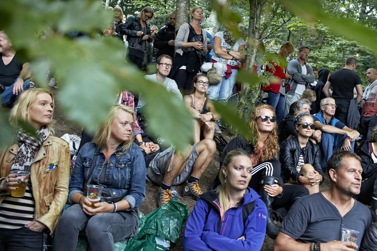 Menneskemængde. Stor søgning mod hovednavnene resulterede i ubehagelige oplevelser og manglende sikkerhed. 