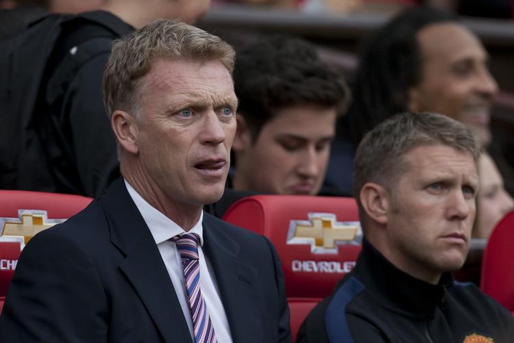 forventninger. Manchester Uniteds nye manager David Moyes (tv) får en stor opgave med at skulle leve op til tidligere manager i klubben, sir Alex Fergusons, sejrsrekorder. 
