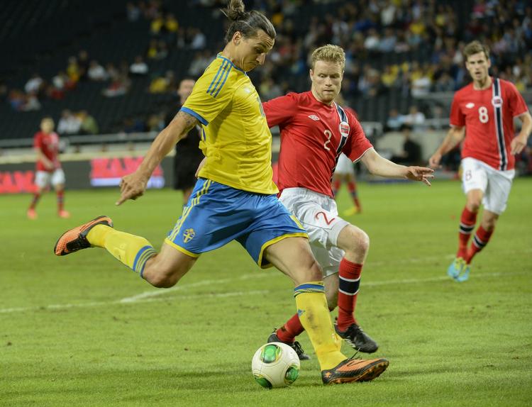 HATTRICK. For anden gang på et år scorede Zlatan Ibrahimovic tre gange i en landskamp. 