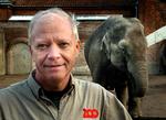 opbakning. Formand for Dyreetisk Råd, Bengt Holst, der til daglig er direktør i Zoologisk Have, mener, at mærkning af halalkød er en god idé. 
