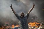 Blodbad. Sundhedsministeriet i Egypten melder over 500 dræbte i Kairo, efter overgangsregeringens aktion mod Morsis støtter i går. 
