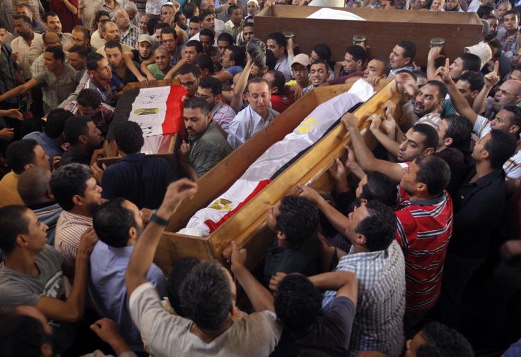 STOP. Situationen i Egypten er så tilspidset, at Frankrig og Tyskland opfordrer, at EU's udenrigsministre til at mødes i næste uge. - Foto: 