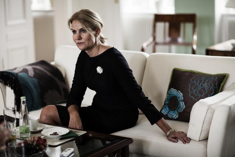 Frikadellekrig. Statsminister Helle Thorning-Schmidt (S) tog i går mod pressen på Marienborg - en markering af, at den politiske sæson nu begynder igen. 