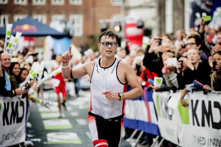 MÅL. Kronprins Fredeik gennemførte sin første ironman i tiden 10 timer, 45 minutter og 32 sekunder. Foto: 