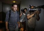 PRESSEFRIHED. Journalisten bag Edward Snowden-afsløringerne, Glenn Greenwald, kalder det et angreb på pressefriheden, at hans partner, David Miranda, er blevet tilbageholdt i Heathrow af de britiske myndigheder. 