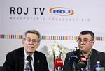 OMDISKUTERET. Den omstridte kurdiske tv-station ROJ TV, der anklages for at fremme oprørsbevægelsen PKK, har flere gange været fremme i medierne. Her ses advokat Bjørn Elmquist (til venstre) og direktør Imdat Yilmaz under et pressemøde tilbage i 2012. (arkivfoto) 