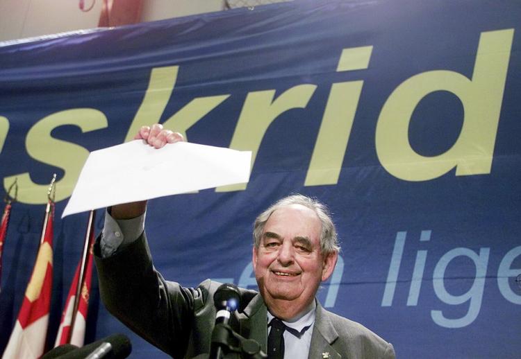 1999: Mogens Glistrup ved Fremskridtspartiets landsmøde i Odense. 