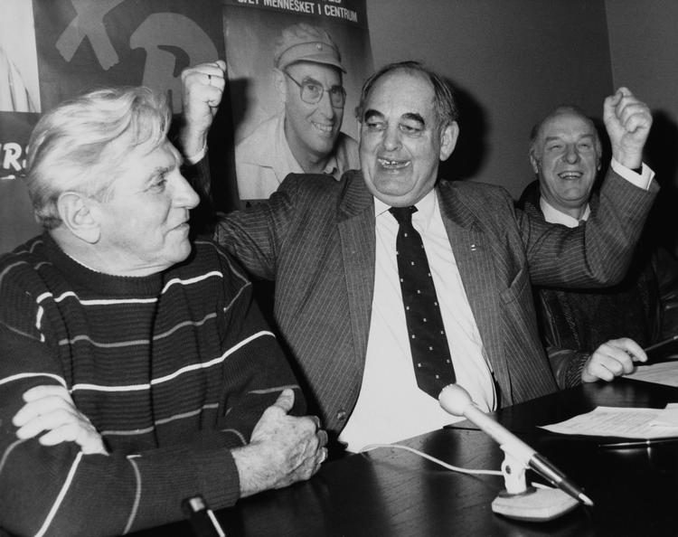 1990: Partiet Fælleskurs og Trivselspartiet indgår valgteknisk samarbejde. Her partilederne  Mogens Glistrup og Preben Møller Hansen. 