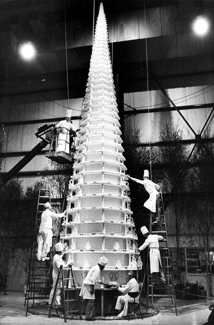 1983. Bryllupskagen.... 