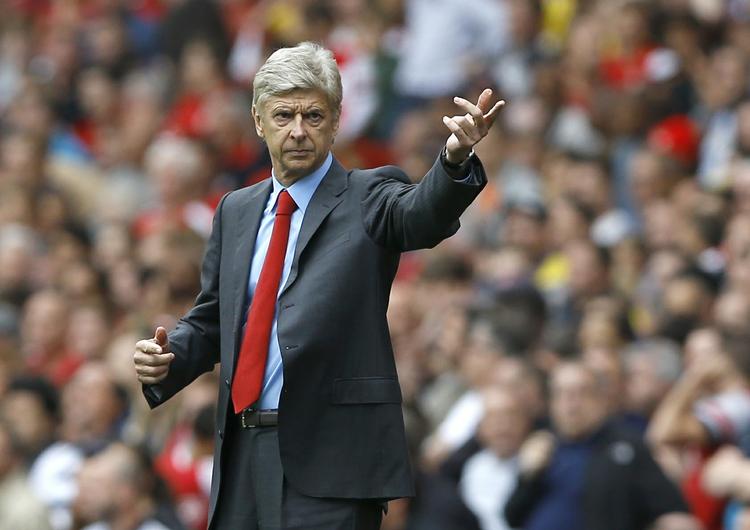 presset. Arsenal-træner Arsene Wenger har i denne sæson fået en stor pose penge til indkøb, men spillerne er slet ikke bidt på. 