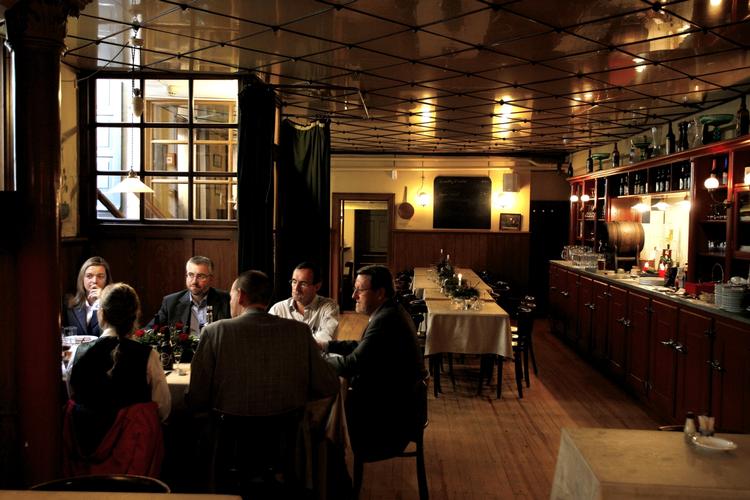 Arbejdermad. Arbejdermuseets traditionsrige Café og Ølhalle er perfekt til en smagfuld sommeraften for den historieinteresserede. 