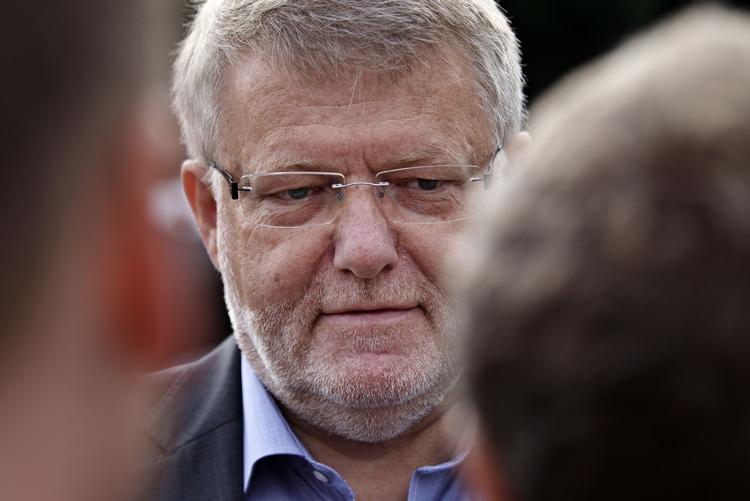 Anklage. Skattedirektør Erling Andersen retter det hårde skyts mod tidligere departementschef Peter Loft. - Foto: 
