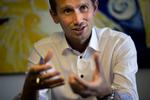 Beklagelse. Kristian Jensen påtager sig ansvaret for fejl i hans ministertid. 