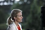 Sikkert. Vi fastholder selvfølgelig den ansvarlige linje i forhold til den økonomiske politik, siger Thorning på Socialdemokraternes gruppemøde. 