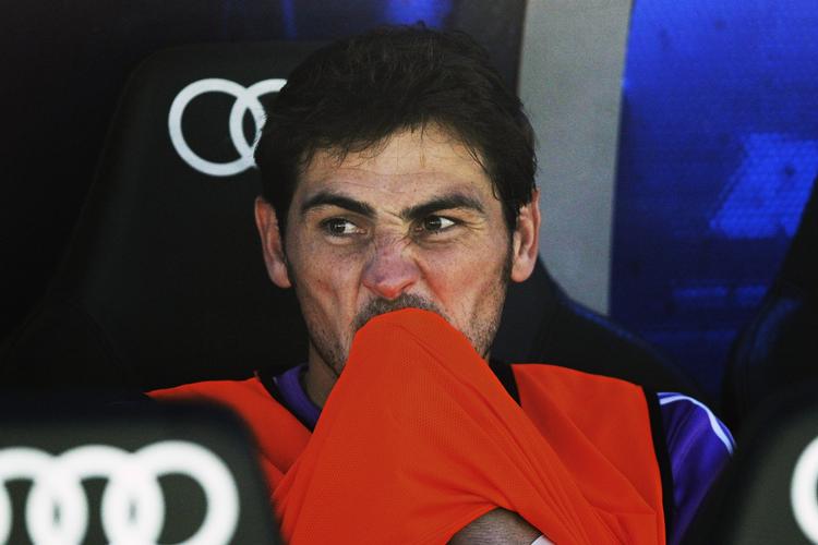 reserve. Iker Casillas var søndag igen på bænken for Real Madrid, hvor han sidste sæson brugte meget tid som led i en magtkamp med José Mourinho. 