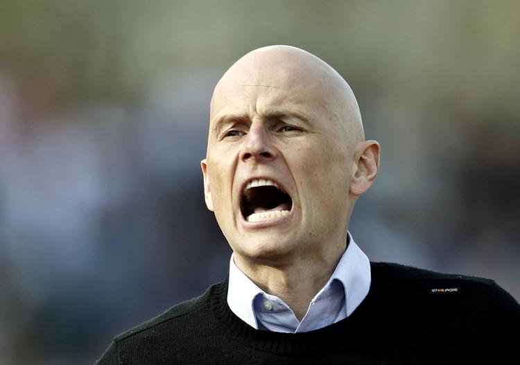 Genforening. Han var ret god i FCK. Men så skiftede de hinanden ud med nogle andre, og så gik det mindre godt for både Ståle og FCK. Beslutningen om en genforening virker ikke så dum. 