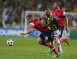 0-3. I anden halvleg var der klasseforskel på Raul Meireles og Fenerbahce, der blev besejret af Jack Wilshere og Arsenal. 