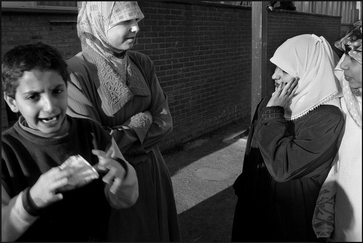 Udsmidning. Skoleder fra Lykkeskolen i Braband var allerede uenig i Ahmed Akkaris radikale holdninger og tankegang for ti år siden, hvorfor han smed ham ud af skolen. I dag er han stadig ikke enig med den tidligere imam. 