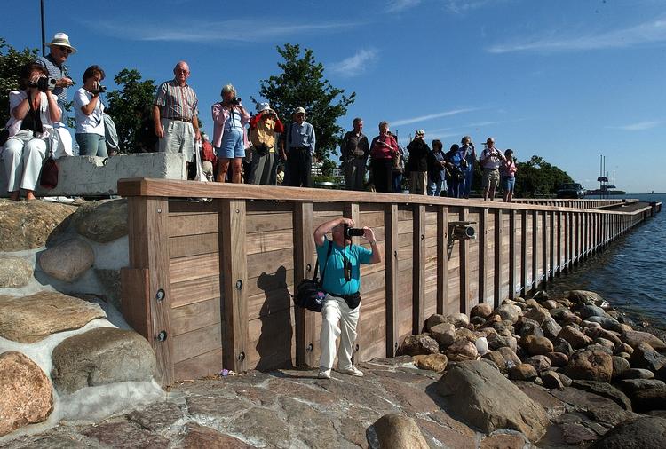 Rejsemål. På fredag ventes turister at strømme til Langelinie for at fejre 100-års fødselsdagen for det danske nationalsymbol. 