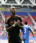 sorg. Nicolas Anelka har spillet for et utal af klubber og lagt sig ud med mange af dem. Nu kan franskmandens karriere være på vej mod en afslutning efter et dødsfald. 