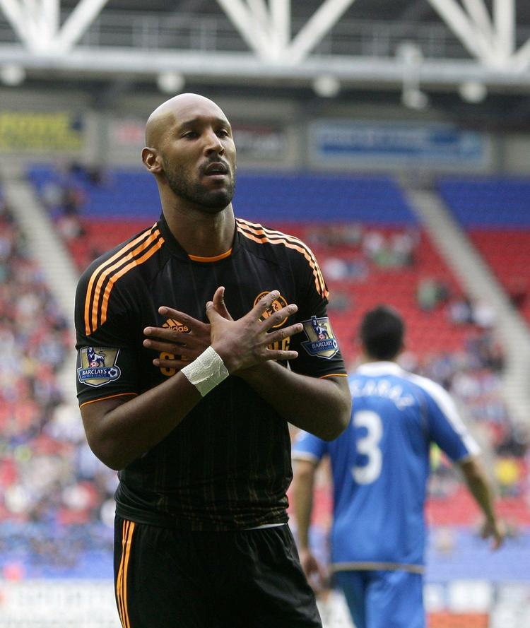 sorg. Nicolas Anelka har spillet for et utal af klubber og lagt sig ud med mange af dem. Nu kan franskmandens karriere være på vej mod en afslutning efter et dødsfald. 