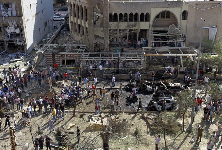 Bomber. Dødstallet stiger efter to bilbomber i Tripoli i dag. 