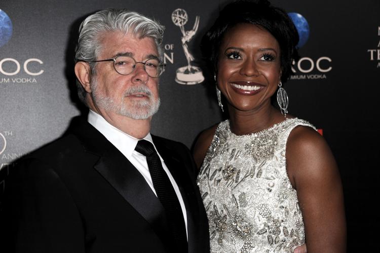 Kaffekøber. Filmskaberen George Lucas køber aktier for 10 millioner dollar i kaffekæden Starbucks, hvor hans hustru, Mellody Hobson, er bestyrelsesmedlem. - Arkivfoto: 