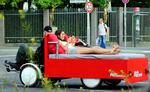 Bettbike. I Berlin tilbyder iværksætteren Richard Eckes firma turisterne at opleve den tyske hovedstad på langs i denne 'bettbike' - en nyopfunden version af en rickshaw. 