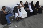 Strandet. Egypten har i dag genåbnet grænseovergangen til Gazastriben, efter at den har været lukket i fire dage. Det giver folk, der er strandet ved grænsen, mulighed for at bevæge sig ind og ud af det palæstinensiske territorium, som er kontrolleret af Hamas-bevægelsen. - Arkivfoto: 