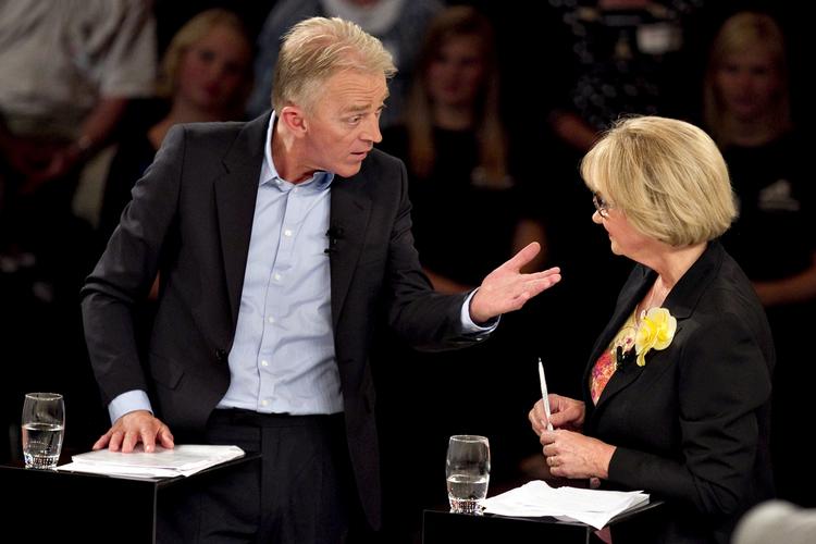 argumenter. SF's Villy Søvndal og Dansk Folkepartid Pia Kjærsgaard udveksler synspunkter. 