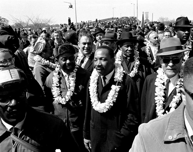 Martin Luther King under en march i 1965. 