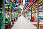 Data. Det er umuligt at komme i en åben debat med virksomheder som Google og Facebook, der regulerer og påvirker milliarder af menneskers kommunikation. Her ses et Google data-center fra Douglas County. 