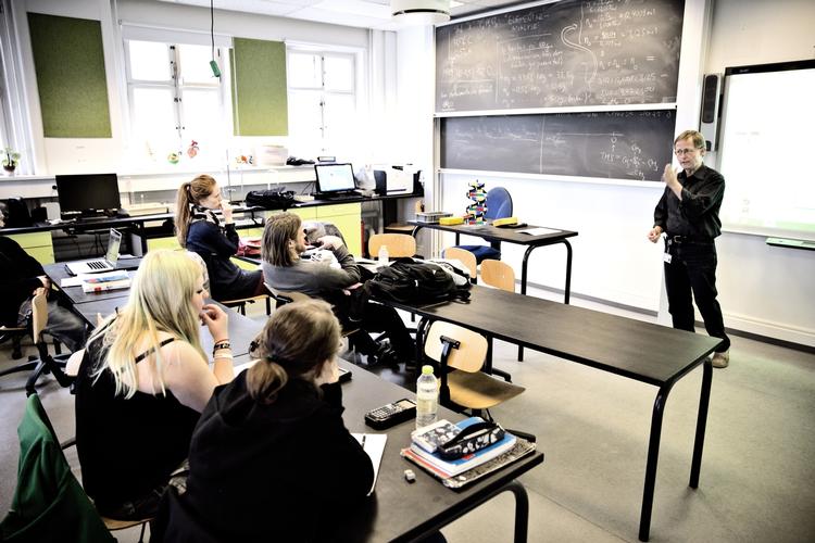 Bevilling. Som konsekvens af at rekordmange unge i år er blevet optaget på de videregående uddannelser, er regeringen klar til at sende en ekstra lille milliard til uddannelserne. - Arkivfoto: 