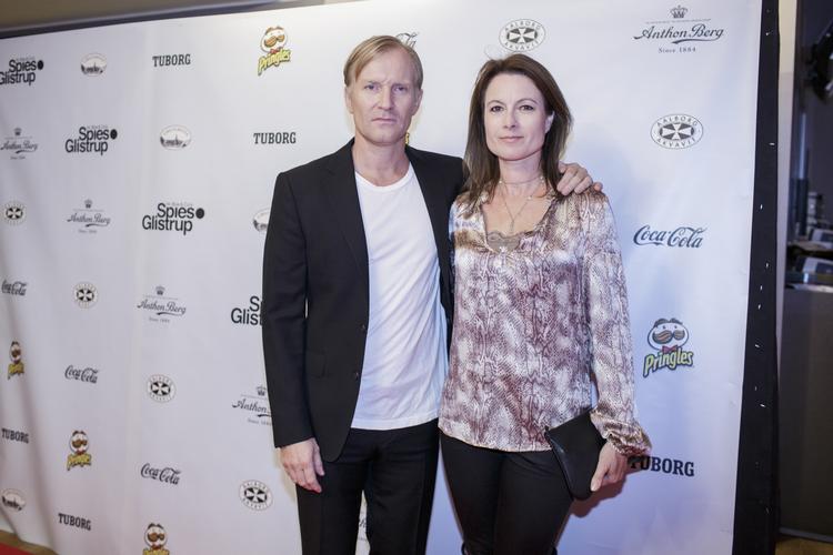 Skuespilleren Ulrich Thomsen, der for nylig spiller en af de bærende roller i den hårdkogte tv-serie 'Banshee' kom med sin bedre halvdel, Cathrine Ekehed. 