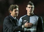Pengespil. Andre Villas-Boas (tv) må formentlig indstille sig på en fremtid uden Gareth Bale. 