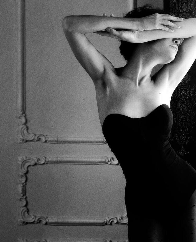 Pænpigeporno. »Er du da fra forstanden«, bryder bogen ind, hvis læserens drømme bliver for dristige. 