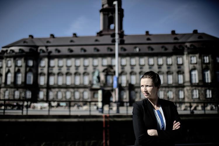 Løft. Beskæftigelsesminister Mette Frederiksen (S) vil have, at flere faglærte videreuddanner sig. 