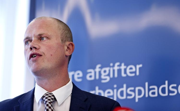 Finanslov: Finansordfører Peter Christensen (V) kritiserer regeringen for igen at nedjustere vækstforventninger. 
