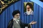 Syrien. Irans øverste ldere, Ayatollah Ali Khamenei, advarer vesten mod at angribe Syrien. 