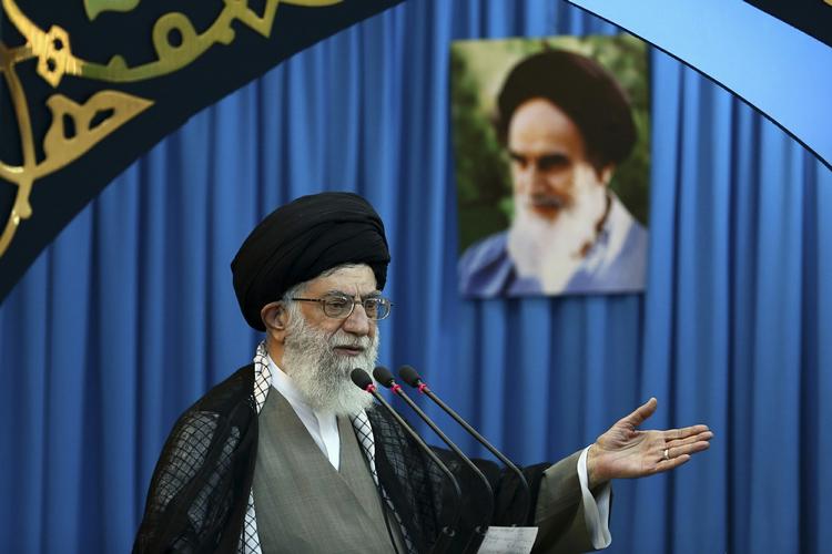 Syrien. Irans øverste ldere, Ayatollah Ali Khamenei, advarer vesten mod at angribe Syrien. 