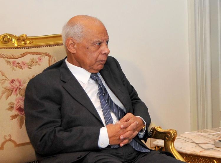 Uro. Egyptens midlertidige premierminister, Hazem el-Beblawi, vil alligevel ikke forbyde det Muslimske Broderskab. 