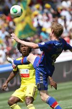skifte. Willian (tv) er en af de dyre spillere, der er kommet i overskud i kriseramte Anzhi. 