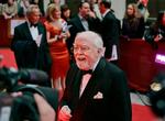 Epiker. Som instruktør fylder Sir Richard Attenborough filmlærredet ud med kaskader af filmstjerner. 