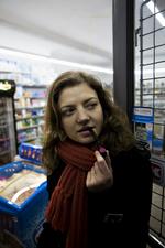 Forbud. EU overvejer et forbud mod slik, der ligner tobak. Det kan gå ud over lakridspiber, som den skuespiller Laura Bro her nyder. 