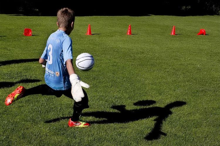 Forebyggelse. Sportsskader hos børn kan undgås ved forbyggende styrketræning udført korrekt. 