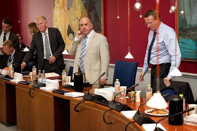 LANGDRAG. Medlemmerne af Udenrigspolitisk Nævn er endnu ikke enige om, hvordan Danmark skal bakke 'politisk og moralsk' op i konflikten i Syrien. 