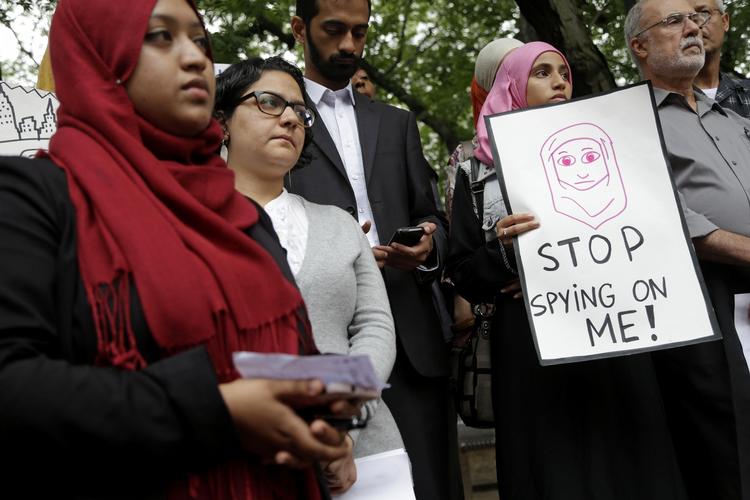 PROTEST. New Yorkere demonstrerer mod overvågningen af moskeer i storbyen. 